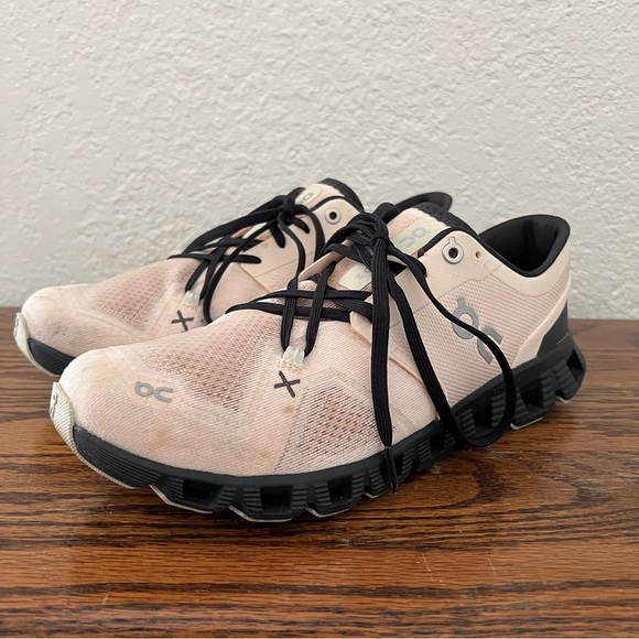 On Running Shoes - On Running On Cloud X 3 Women's Size 9 Athletic Sneakers